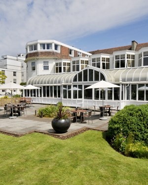 bromley-court-hotel---garden.jpg