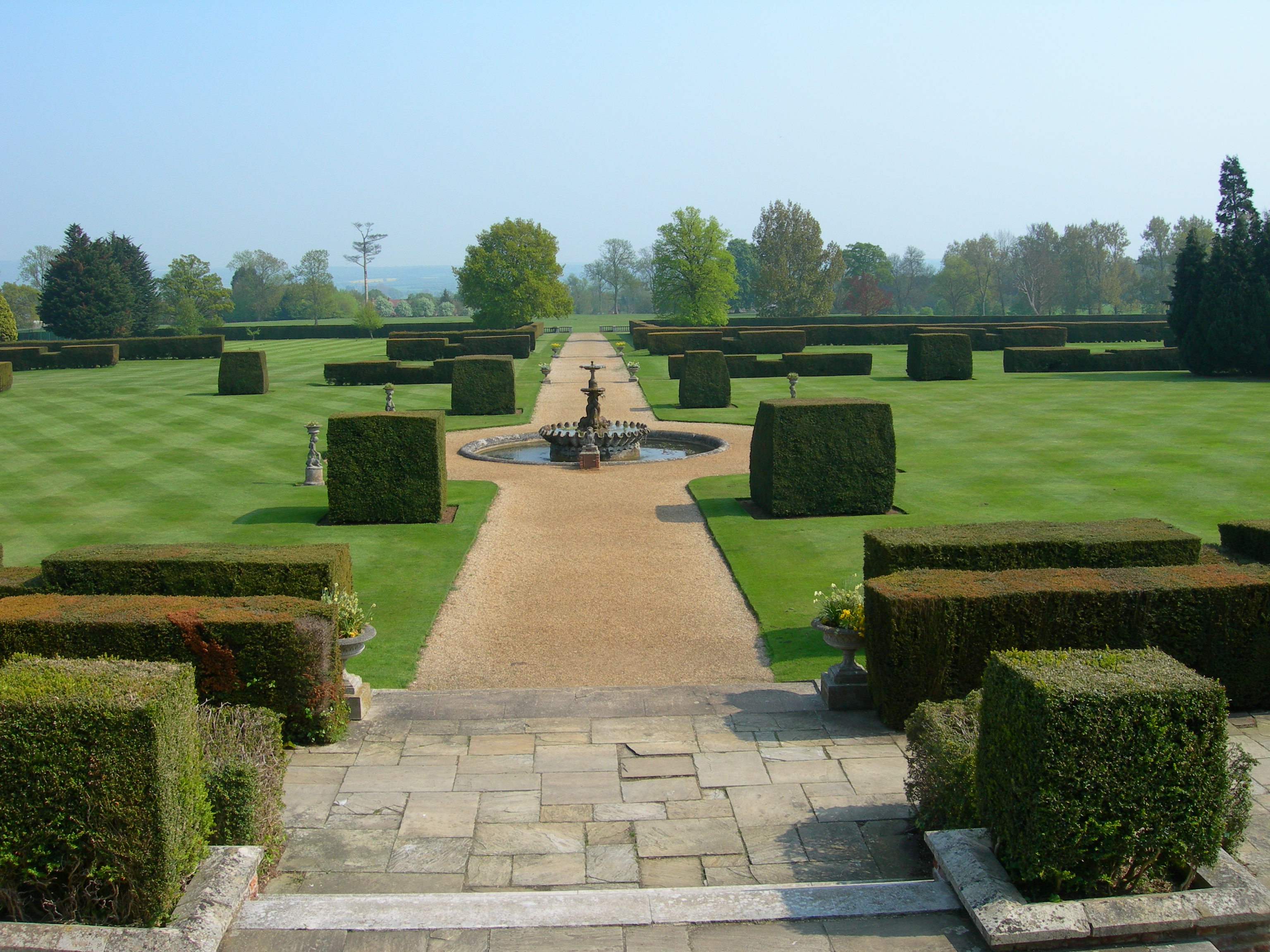 eastwell-manor---lawns.jpg