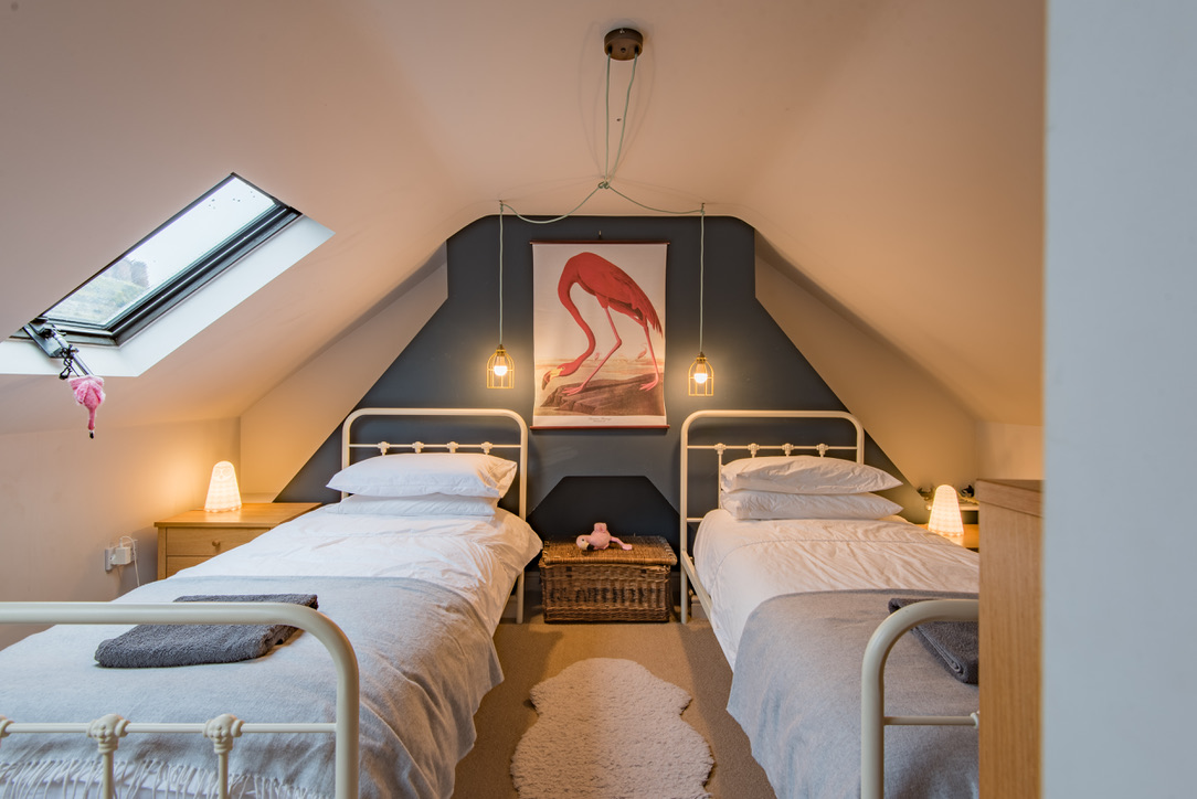 4B40AC40 1234 4EAC BFAD FDE46BCF5C6F 1 105 C